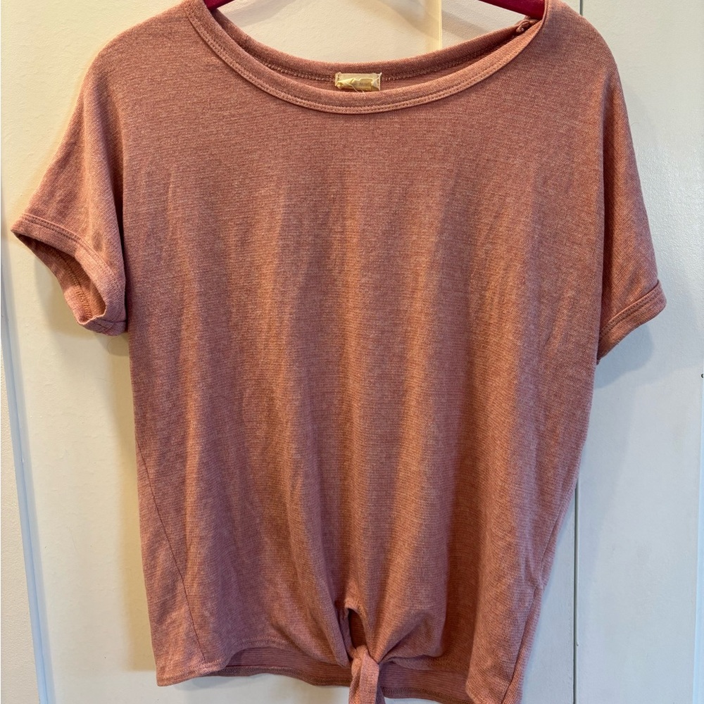 Front tie top
